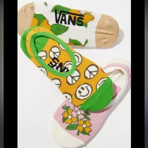 VANS WOMEN’S VARIETY PACK OF NO SHOW FLOWER TIDE CANOODLE SOCKS THREE PACK NWT